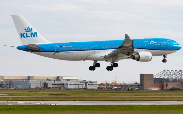 Airbus A330-200 (PH-AOB)