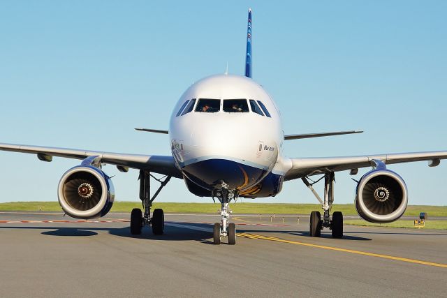 Airbus A320 (N643JB) - Blue Jersey @ KBOS Logan on FlightAware.Com !