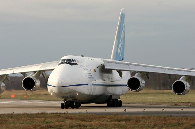 Antonov An-124 Ruslan (UR-82072)