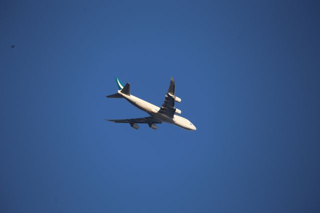 Boeing 747-400 (B-LJF)
