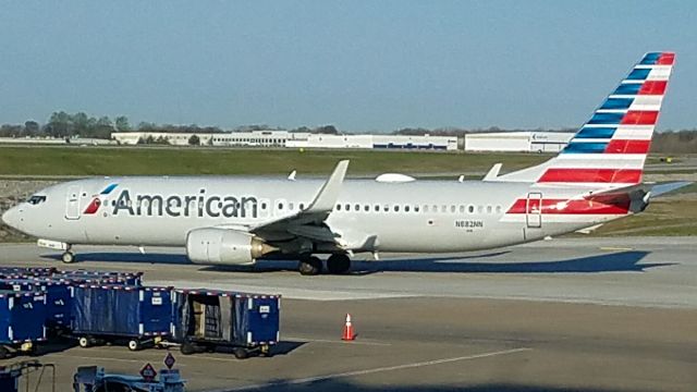Boeing 737-800 (N882NN) - American Airlines AAL1152/AA1152 to Charlotte (KCLT/CLT) taxis for takeoff on Rwy 2Cbr /Photo date: 3-21-24br /Upload date: 1-31-25