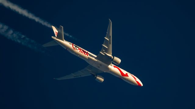 BOEING 777-300ER (B-2006) - Passing over CGN at FL320