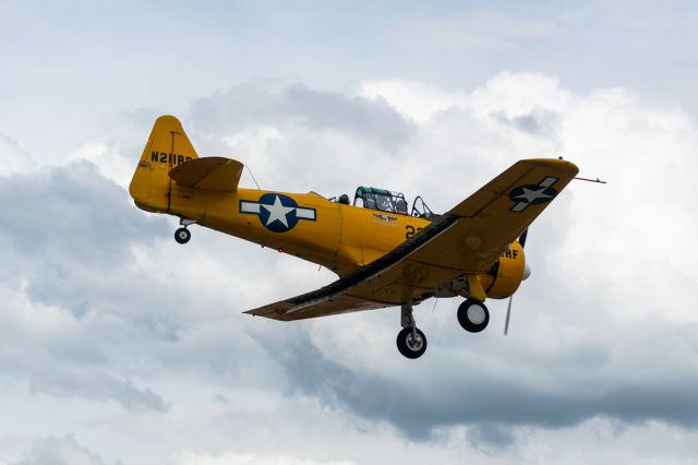 North American T-6 Texan (N211RF) - Landing at runway 14 after the Archbishop's Mission Hope Flight