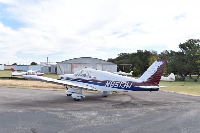 Piper Cherokee (N8513W)