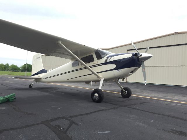 Cessna Skywagon 180 (N3194D)