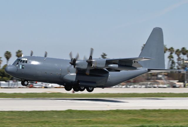 Lockheed C-130 Hercules (N466TM) - C130A N466TM about to land at Long Beach Airport (lgb/klgb) on flight from San Bernardino Intl. (sbd/ksbd)