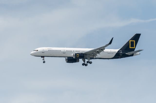 Boeing 757-200 (TF-FIS) - Final approach runway 22.br /Tahiti Faa'a International Airport br /French Polynesia