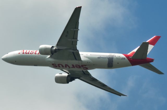 Boeing 777-200 (OE-LOF)