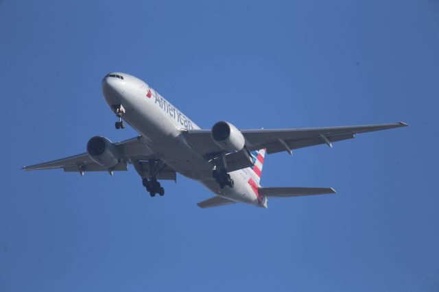 Boeing 777-200 (N779AN)
