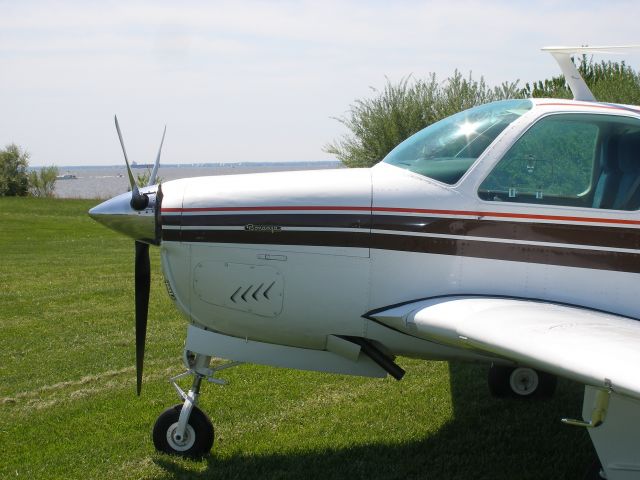 Beechcraft 35 Bonanza (N17548)