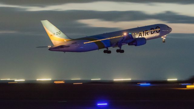 BOEING 767-300 (JA01HD) - Hokkaido International Airlinesbr /Boeing 767-33A/ERbr /Nov.29.2015 Hakodate Airport [HKD/RJCH] JAPAN