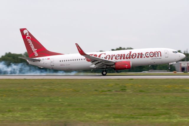 Boeing 737-800 (TC-TJI)