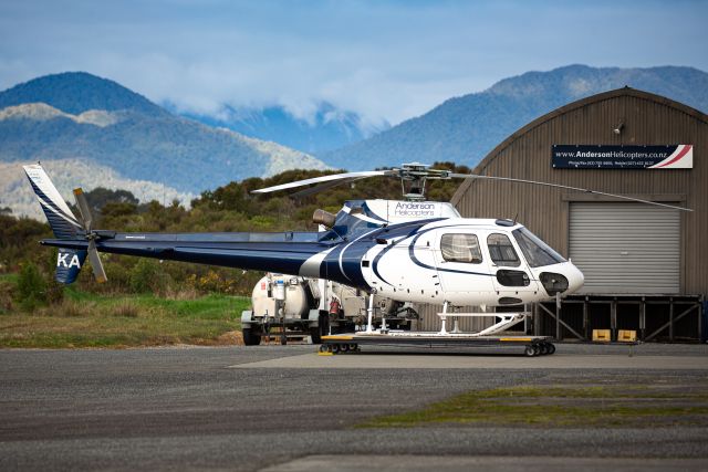 Eurocopter AS-350 AStar (ZK-HKA)