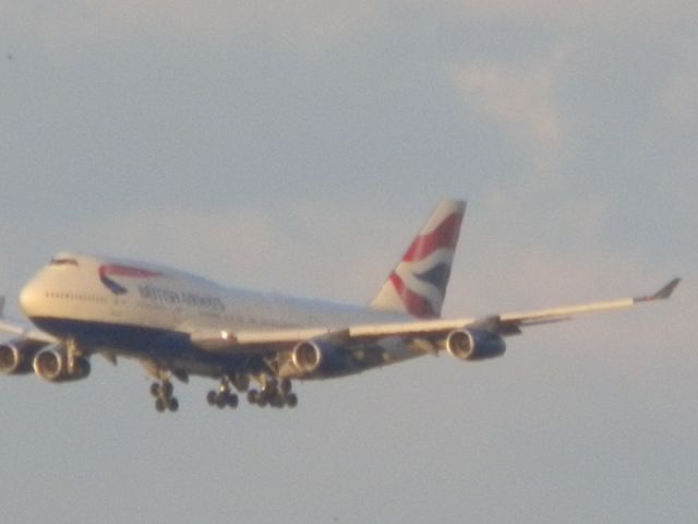 Boeing 747-400 (G-BNLY)