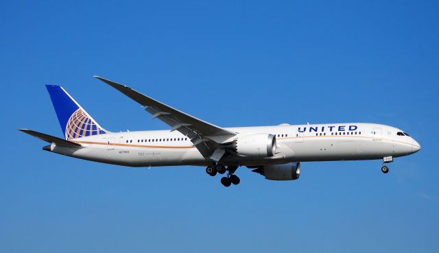 Boeing 787-9 Dreamliner (N27965) - Taken from the threshold of 29L