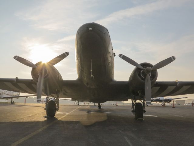 Douglas DC-3 (N74589) - Very nice!