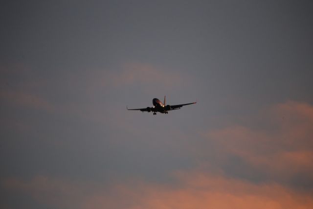 Boeing 737-700 (N736SA)