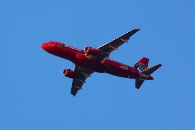 — — - Jet Blue - "New York's Bravest" colors - final approach to KJFK - 1/19/14