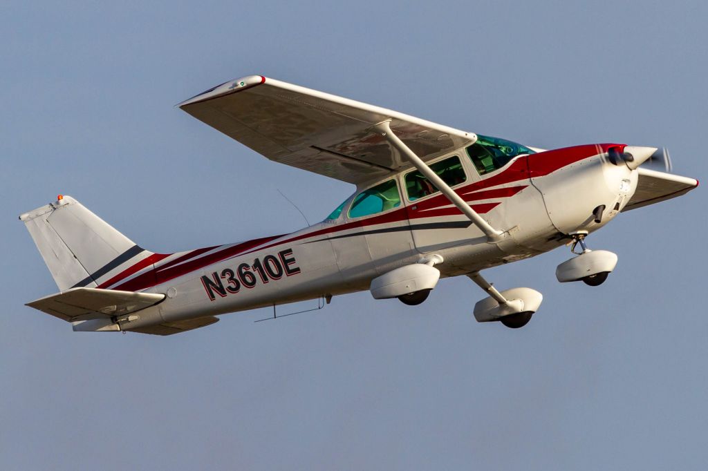 Cessna Skyhawk (N3610E)