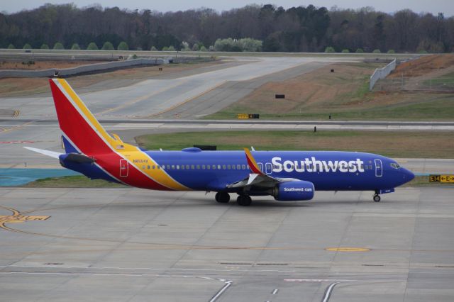 Boeing 737-800 (N8554X)