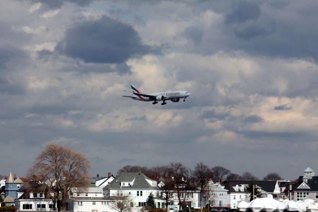 BOEING 777-200LR (A6-EWE)