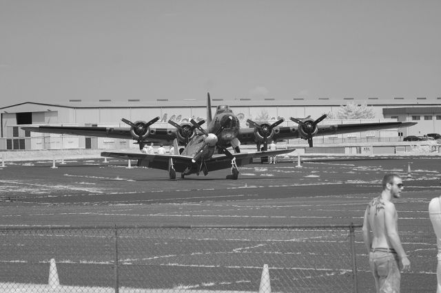 North American P-51 Mustang (NL251MX)