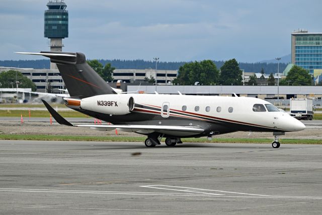 Embraer Legacy 450 (N339FX)
