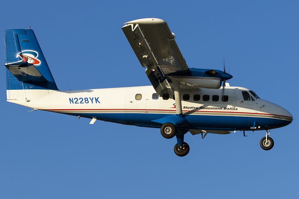 De Havilland Canada Twin Otter (N228YK) - Landing RWY 15 after dropping of parachuters at Addison's annual Kaboomtown. 