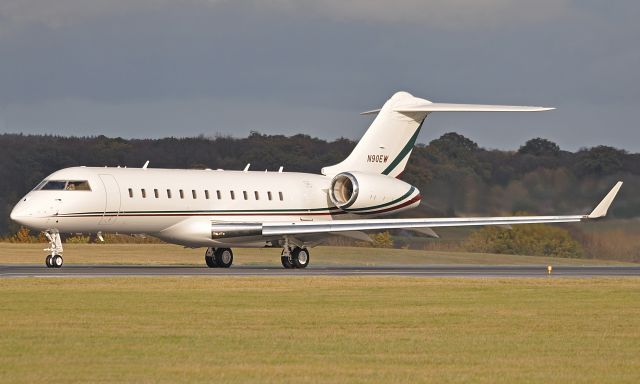 Bombardier Global Express (N90EW)