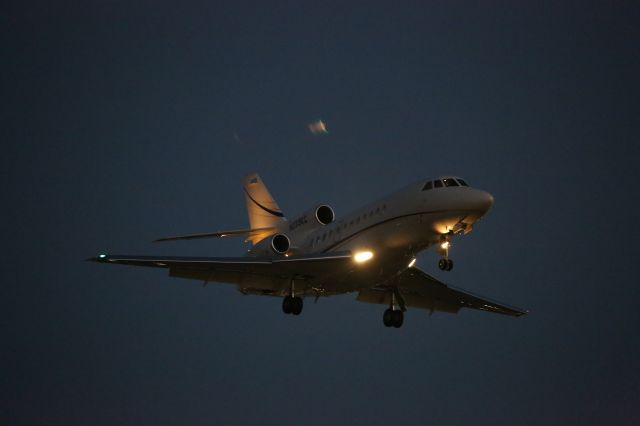 Dassault Falcon 900 (N233KC)