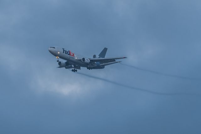 McDonnell Douglas DC-10 (N390FE) - FedEx 764 Heavy descending out of the fog on short final to runway 31R at KJFK (9-16-17)