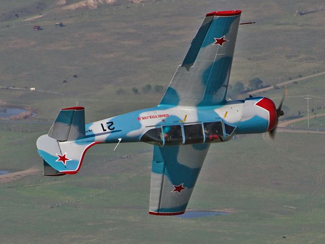 YAKOVLEV Yak-52 (VH-YVK)