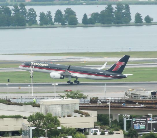 Boeing 757-200 (N757AF)