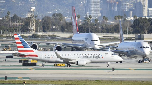 Embraer 175 (N200NN) - Taxiing to gate at LAX