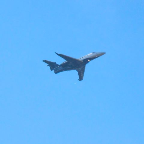Embraer Phenom 300 (VT-MTQ)
