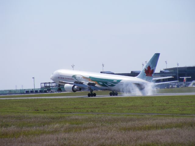 BOEING 767-300 (C-GBZR)