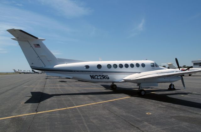 Beechcraft Super King Air 300 (N122RG) - A very good King Air.