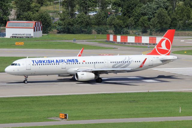 Airbus A321 (TC-JSH)
