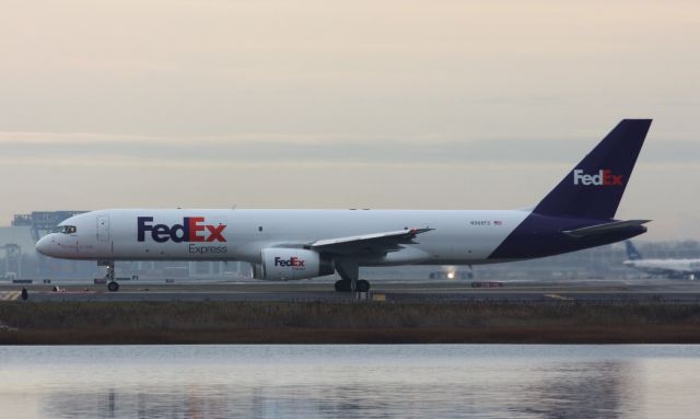 Boeing 757-200 (N968FD)