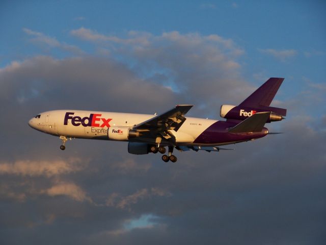 McDonnell Douglas DC-10 (N386FE) - FedEx 505 Heavy landing at Detroit Metro Airport (KDTW) in the last light of day, 4 March 2010