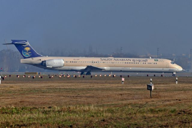 McDonnell Douglas MD-90 (HZ-APF)