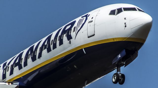 Boeing 737-700 (EI-FIE)