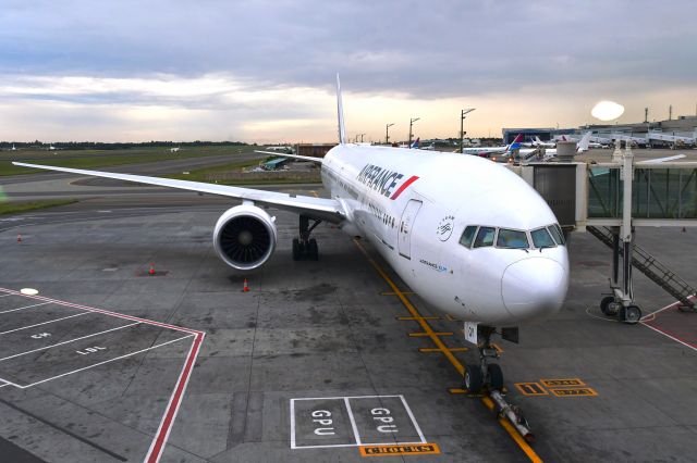 BOEING 777-300ER (F-GSQY) - Air France Boeing 777-328ER F-GSQY