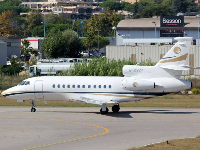 Dassault Falcon 900 (M-DADI)