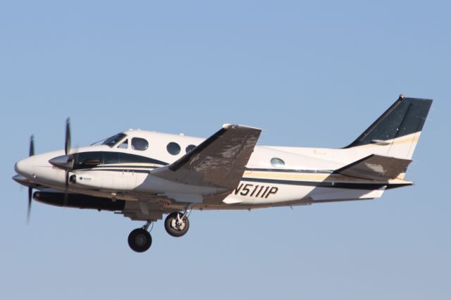 Beechcraft King Air 90 (N5111P) - 26DEC22