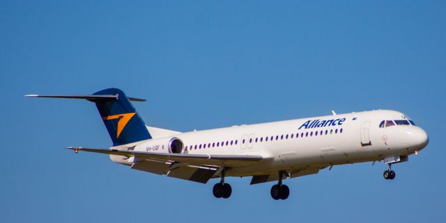 Fokker 100 (VH-UQF)