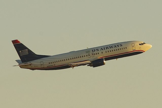 BOEING 737-400 (N450UW) - Going around on Runway 23