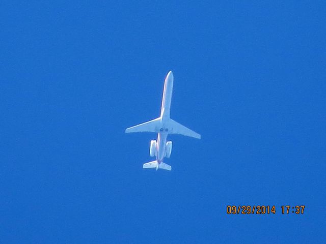 Embraer ERJ-145 (N670AE) - American Eagle Airlines flight 3253 from MKE to DFW over Baxter Springs Kansas (78KS) at 34,000 feet.