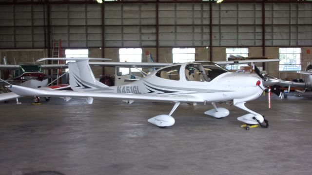 Diamond Star (N451GL)