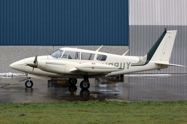 Piper PA-30 Twin Comanche (N8911Y) - VISIT http://www.airframes.org/ FOR MORE INFORMATION.